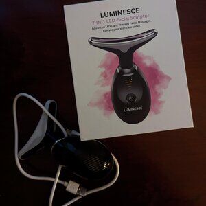 LIKE NEW Luminesce 7 in 1 LED Face Sculptor